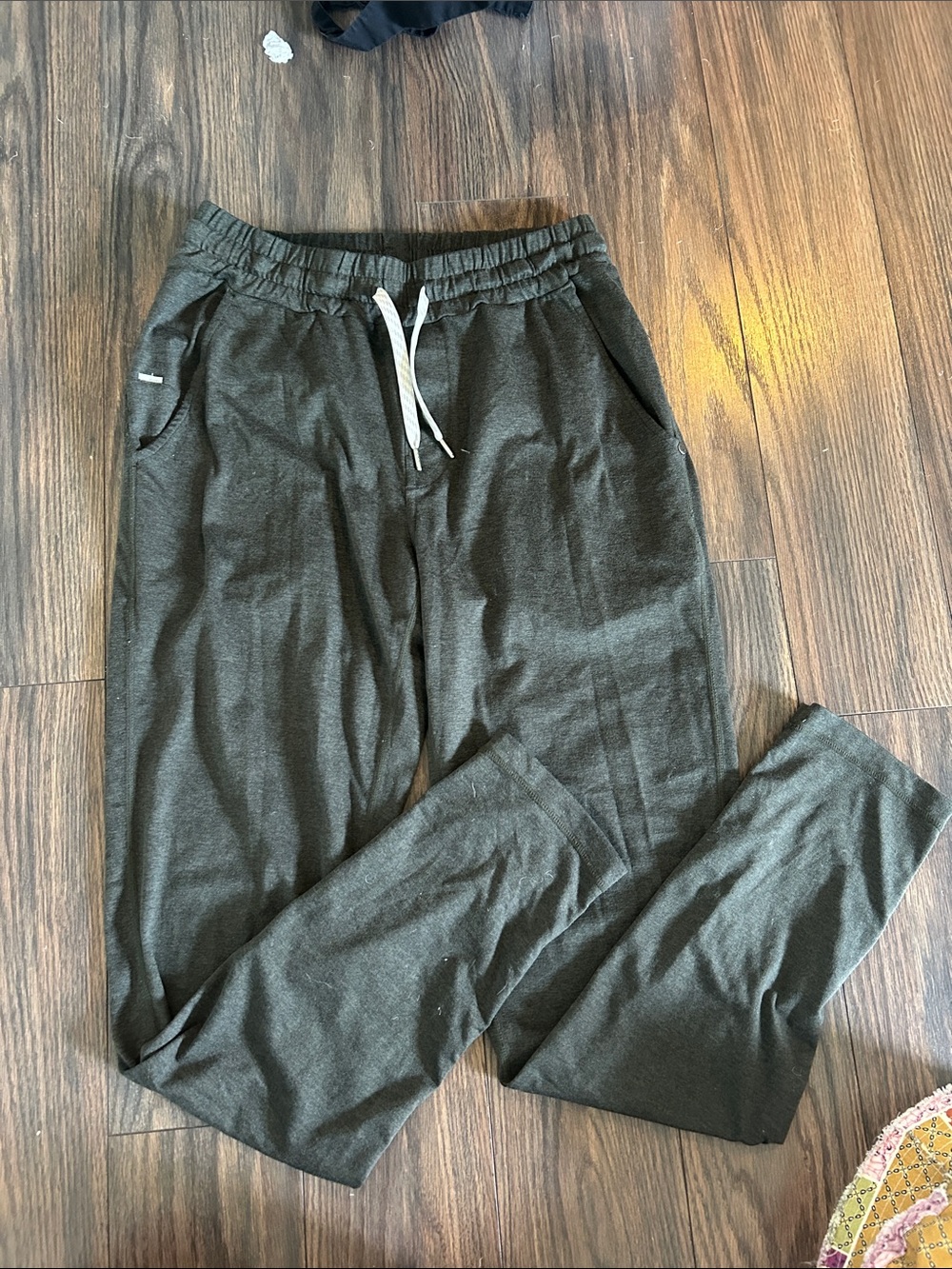 Vuori Olive Green Drawstring Joggers